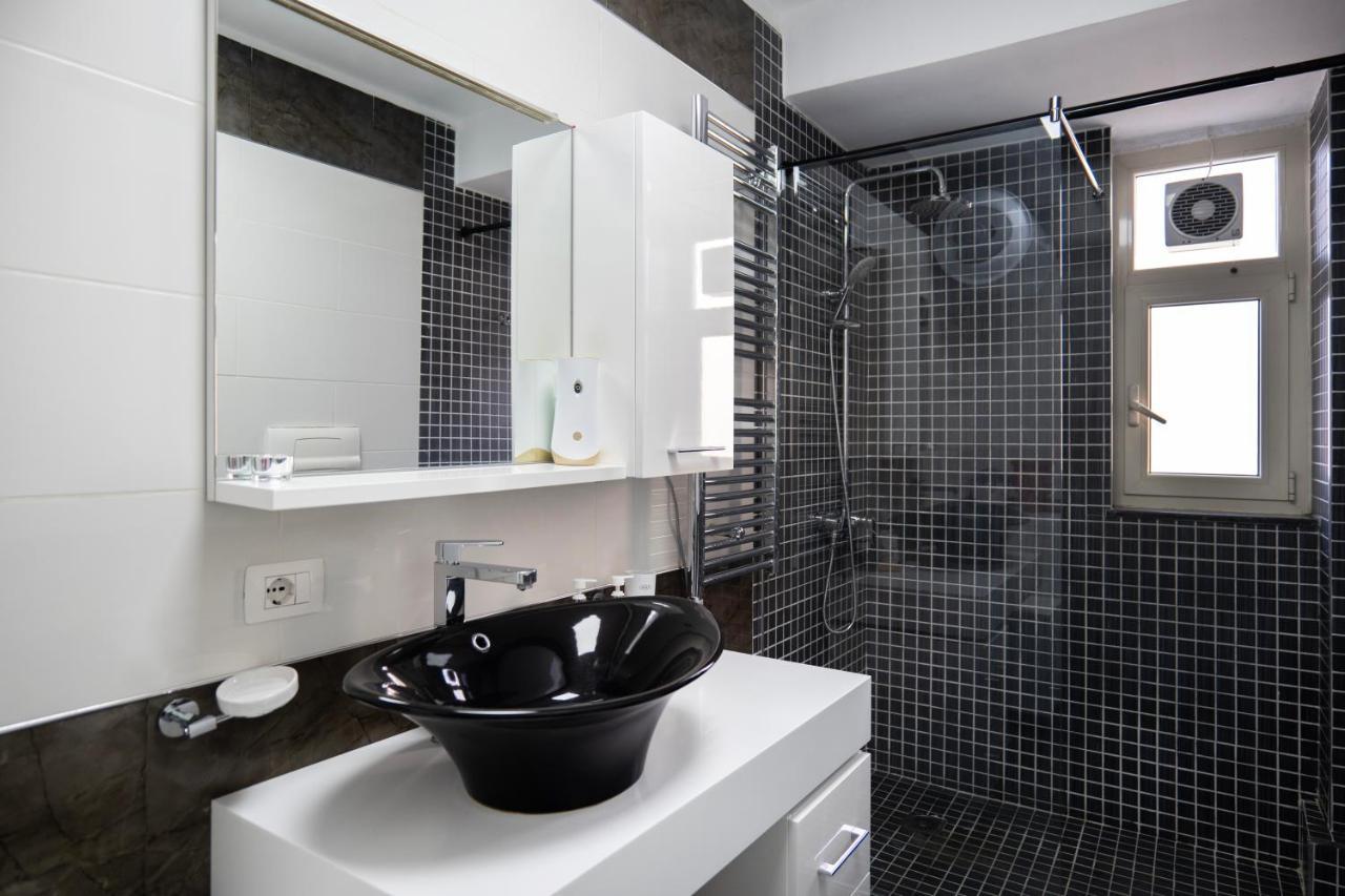 Enxhi'S Apartment Тирана Экстерьер фото