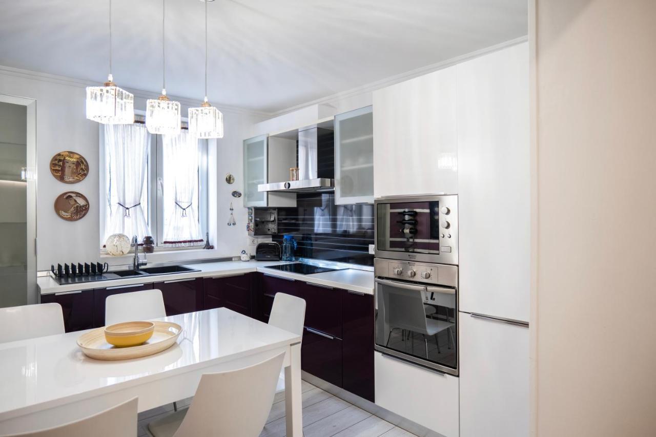Enxhi'S Apartment Тирана Экстерьер фото