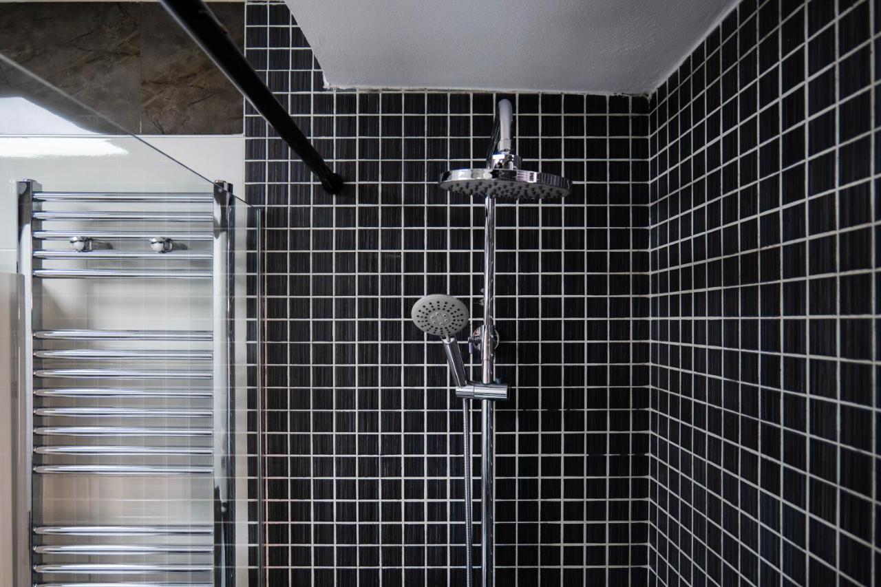 Enxhi'S Apartment Тирана Экстерьер фото